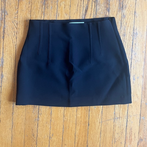 NWOT Zara Black Mini Skirt - Picture 2 of 4